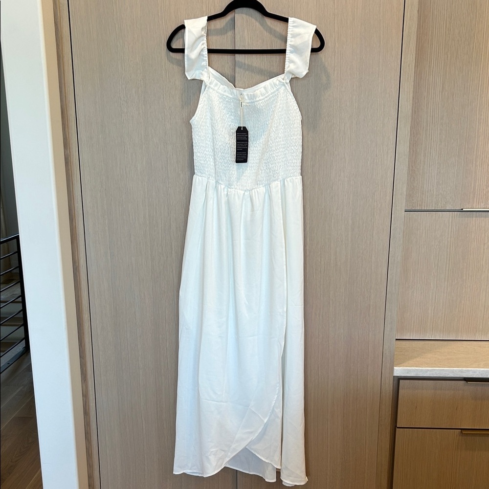 Chic White Sleeveless Maxi Dress